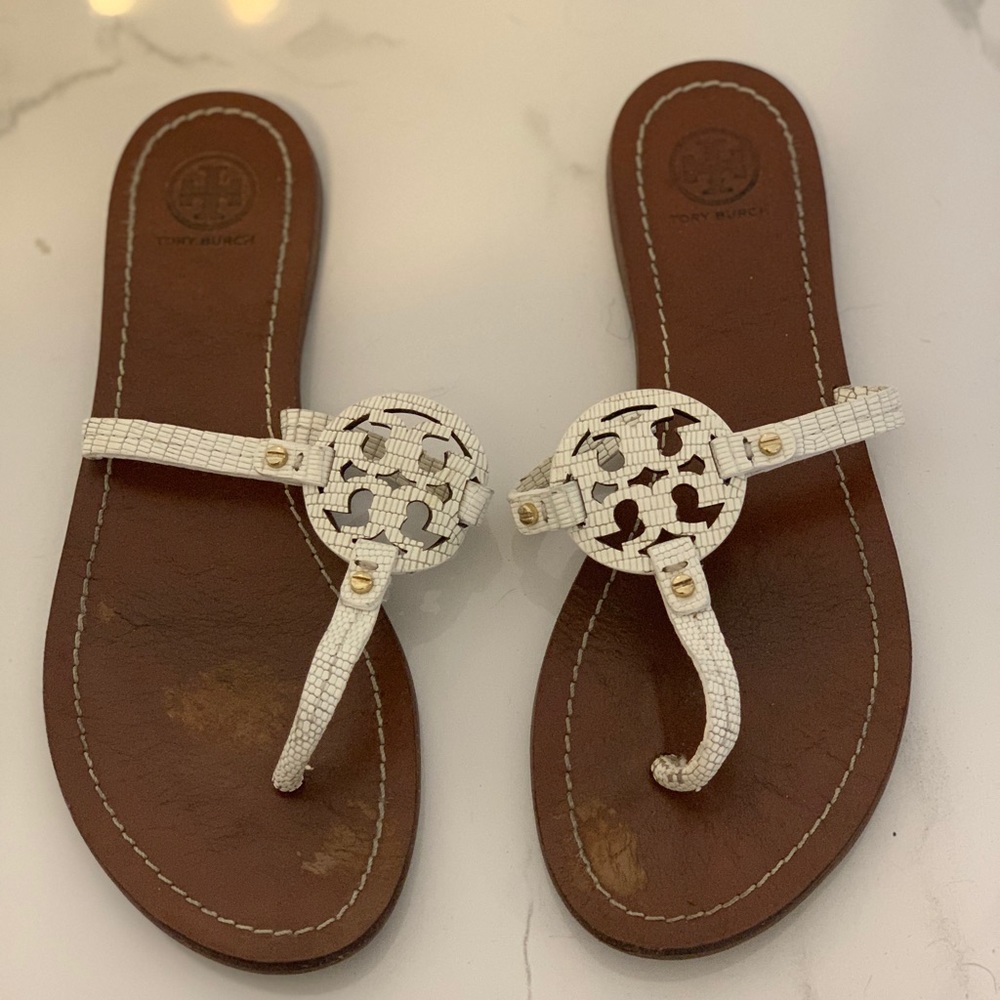 Tory Burch Sandal in White. Size 9.